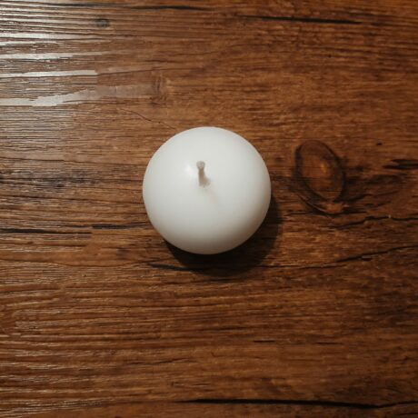 Cette bougie flottante sera utilisée pour tous vos rituels de lampe