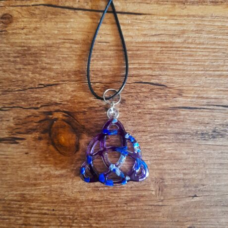 triquetra lapiz lazuli